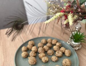 Laddu - Bonbon indien - atelier cuisine à domicile - Crozon Lanvéoc Quimper Brest - pour groupe ou couple - cuisine indienne