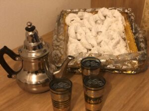 Recette cornes de gazelle et thé à la menthe marocaine - cours de cuisine Crozon Lanvéoc Quimper Brest à domicile pour couple ou groupe anniversaire evjf